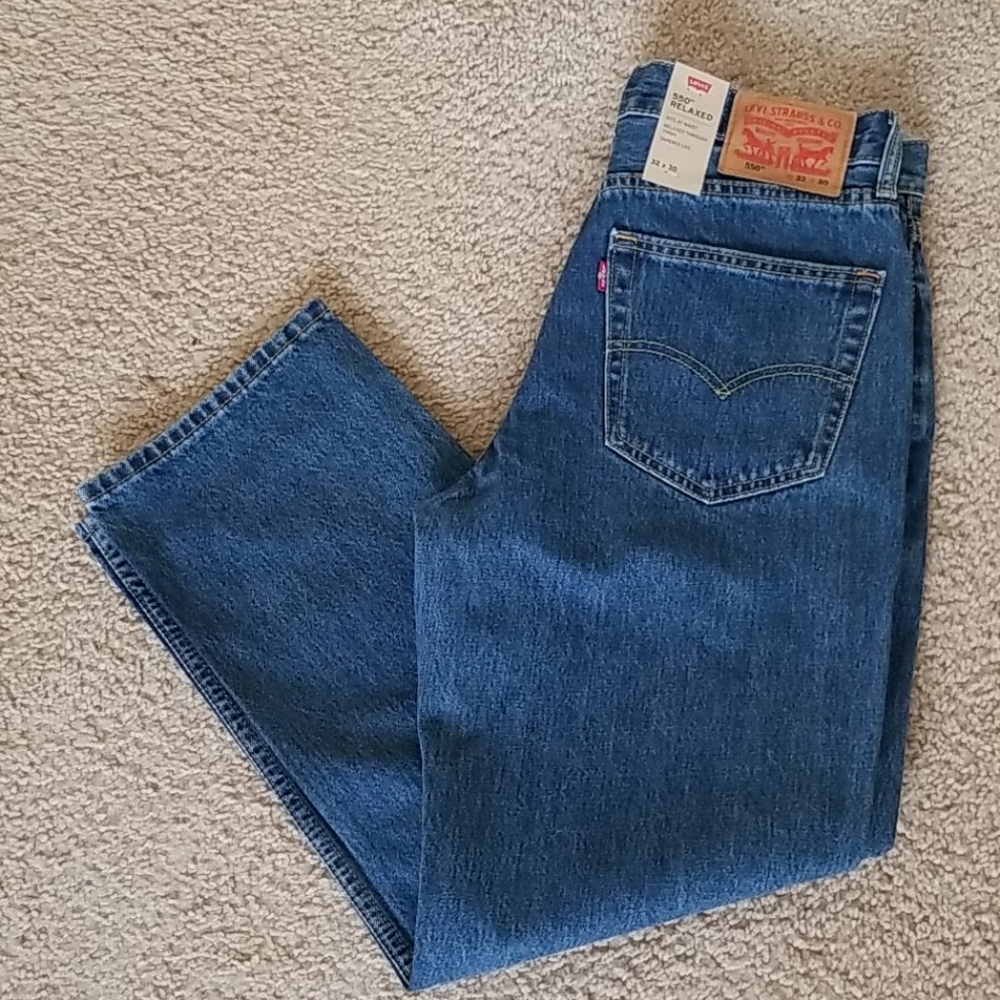 Brand New Levi 550 Relaxed W22 L30